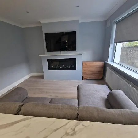 Casa de Férias In Tallaght, Dublin 24 *